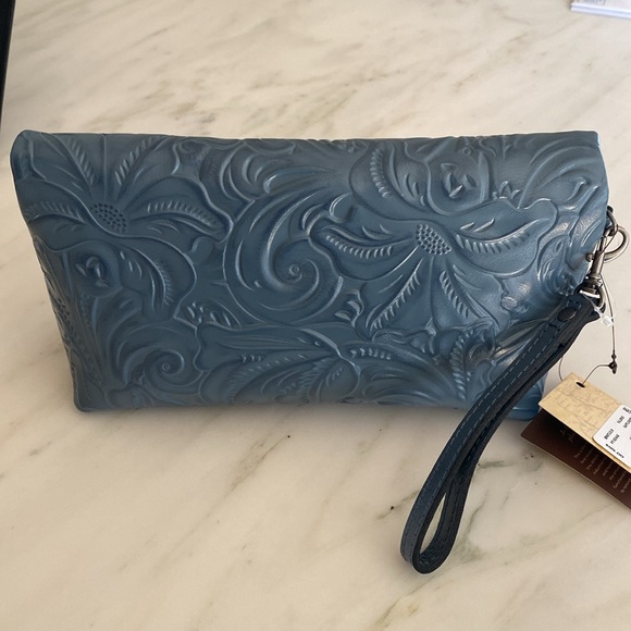 Patricia Nash Valerie blue clutch NWT - Picture 3 of 3